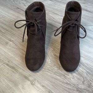 New Direction Brown Boots Size 9